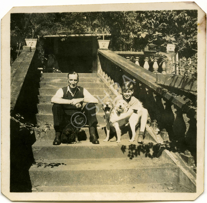 Mrs Mylne, Oakfield, Fortrose. Dad, Barry, Tinker, Dina, and Belinda on Moray steps. Original photo from which a copy was made in August 1947. 