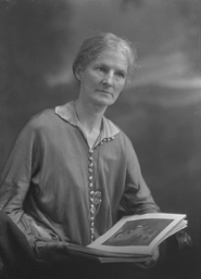 A. Paterson, Saltburn, Invergordon c.1923. Edith Barbara Forsyth (born 1870) at Balintraid House, Easter Ross. She married Alexander Paterson (1877-1955) Managing Director A&G Paterson of Invergordon Ltd, wood merchants. Their children were Leslie, William and Mary Paterson. 