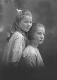 A. Paterson, Saltburn, Invergordon c.1923. Leslie and Mary Margaret Scott Paterson, the two daughters of Alexander Paterson (1877-1955), Managing Director A&G Paterson of Invergordon Ltd, wood merchants; and his wife Edith Forsyth whose family lived and farmed at Balintraid, Ross-shire.