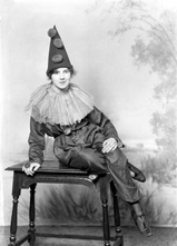 Miss Ross, Nicholl's Court, Dingwall. See also ref: 24799. 