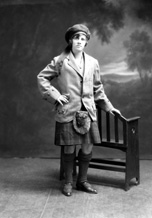 Miss Baverstock (or Bayverstock), Westcliff-on-Sea, Essex. See also 24894. Taken on the same occasion as 24895_denham.  