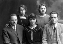 Taylor, c/o J.C Stewart, Old Edinburgh Road, Inverness. Girl in centre also appears in 25155a_stewart. 