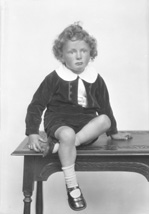 Grant, young boy on table.