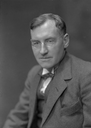 D.N. Mackay, male, 04.10.1926.