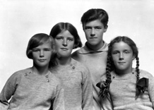 Robb children, Nairn. 