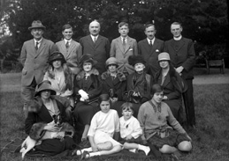 Family group, dated 13.10.1926.# 