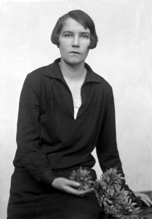 Miss Betty Sime, December 1926. (See also 27383a-b). 