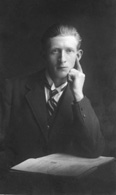 Donald Maclennan, Bayhead Farm, Munlochy. He is the youngest brother of Alexander MacLennan (see 26614b_maclennan).  Donald was born in 1899, the 16th child of George MacLennan and Margaret MacKenzie, and he died in 1927 at Bayhead. Copy July 1927. 