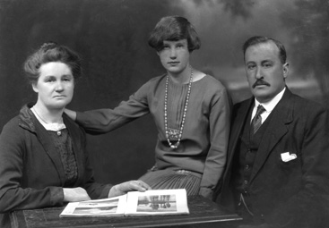 Family group, September 1927.# 