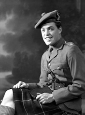 Lt Murray Grant, Seaforth Highlanders. See also ref nos: 42529 and 42852. 