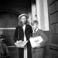 Patricia and Lawrence Mayhew at Inverness Station.  