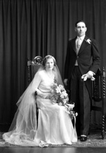 Bride is also seen in images with reference number 30553a/b/c/d/e. #
