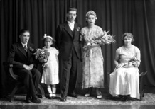 Wedding portrait. Bridesmaid on far right is also in image reference number 30570. #