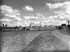 Mackinlays & Birnie Ltd. Glen Albyn Distillery, Muirtown Basin, Inverness. Established by Inverness Provost James Sutherland in 1846. Closed during 1917-1919 and used as a US naval base, until acquired by Mackinlays & Birnie (of Glen Mhor) in 1920. Closed down in 1983 and knocked down in 1988 for a supermarket development.*