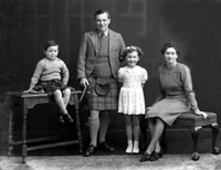 Mr Smith Laing, family group. September 1946. 