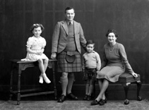 Mr Smith Laing, family group. September 1946. 