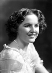 Miss Joyce Georgina Duff, 9 Brown Street, Inverness. Joyce Duff, (later Mrs Ross), was a swimsuit model who also competed in beauty pageants. She also worked for the Andrew Paterson Studio in the 1950s (see also H-0290_PS and 43298a-g). She can be seen at the beginning of this Pathe newsreel from Morecambe in 1953: http://www.britishpathe.com/video/beauty-on-parade/query/BEAUTY+PARADE 