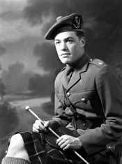 Lt Murray Grant, Seaforth Highlanders. See also ref numbers: 271 and 42529. 