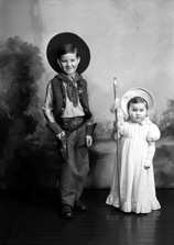 Gilbert and Carolyn Paterson, children of Hamish and Florence Paterson. They were the grandchildren of the famous photographer Andrew Paterson (1877-1948).