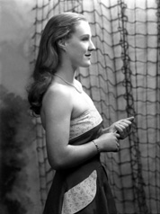 Miss Isobel MacLean, 20 Fettes Row, Edinburgh. Possibly from Beauly originally. See also series 42928 and 44057.