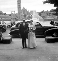 Wedding of Douglas and Dorothy Mackintosh, Dochfour Drive, Inverness. Entering West Church, Huntly Street.