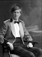 2/Lt MacKillop, Cameron Highlanders. (HMFG) 