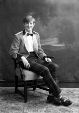 2/Lt MacKillop, Cameron Highlanders. (HMFG) 