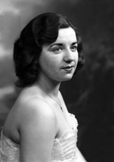 Miss Evelyn Mackenzie. See also 43211g-q.
