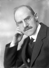 Senior male portrait c.1922. #