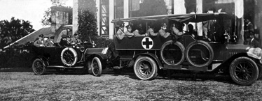 Recuperating soldiers at the Hedgefield House Red Cross Hospital during the First World War prepare for an outing in the converted ambulance. (Fraser-Watts Collection)