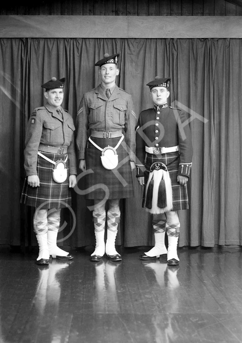 Unidentified soldiers trio, Fort George, Seaforth Highlanders. #.....