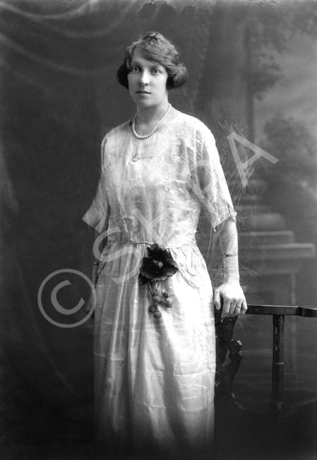 Miss Hanson, Foyers. (Damaged plate). 