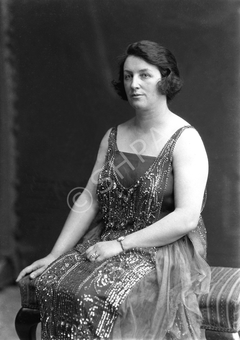 Mrs Summerwell, Invergordon. See also 24414b_somerville for alternate spelling. 
