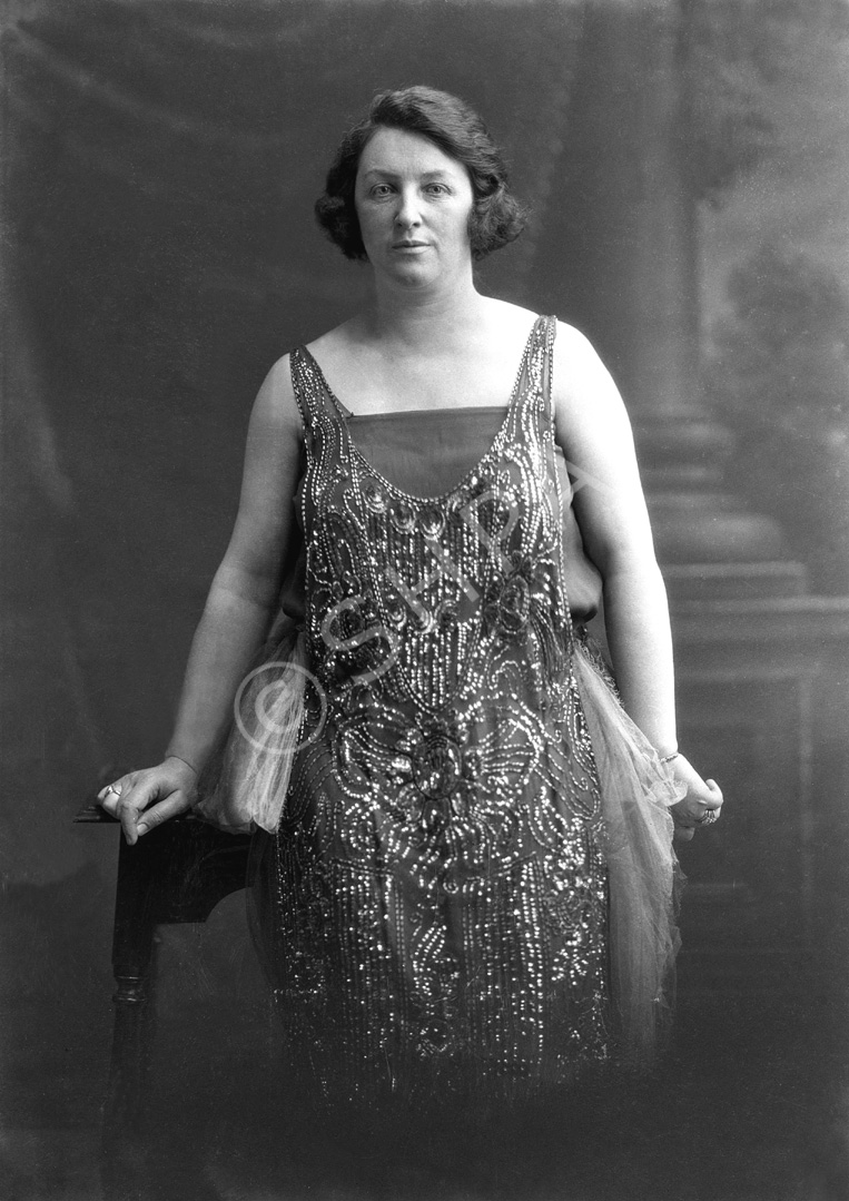 Mrs Summerwell, Invergordon. See also 24414a_somerville for alternate spelling.