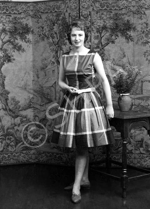 Miss Cameron, Maison Victoria. 