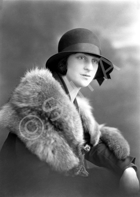 Miss Anna Fraser. 
