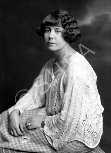 Mrs Finch, U.S.A. 