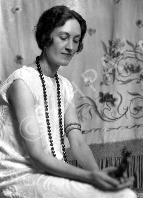 Mrs Murray Morrison, 137 Whitehall Court, London. See also 24880a/b. 