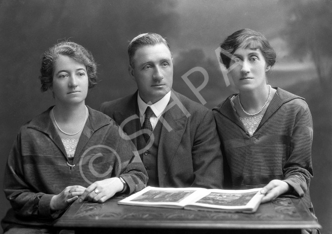 Frank Chalmers with two of his sisters, Cecelia and Agnes, Redhill, Surrey. Francis James Chalmers (.....