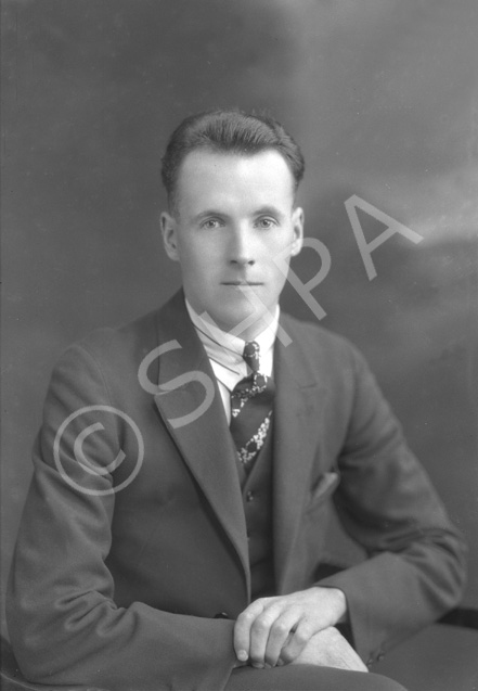 Ernie Urquhart. (See also image 26150b).