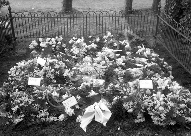 Unidentified cemetery. Floral tributes. *