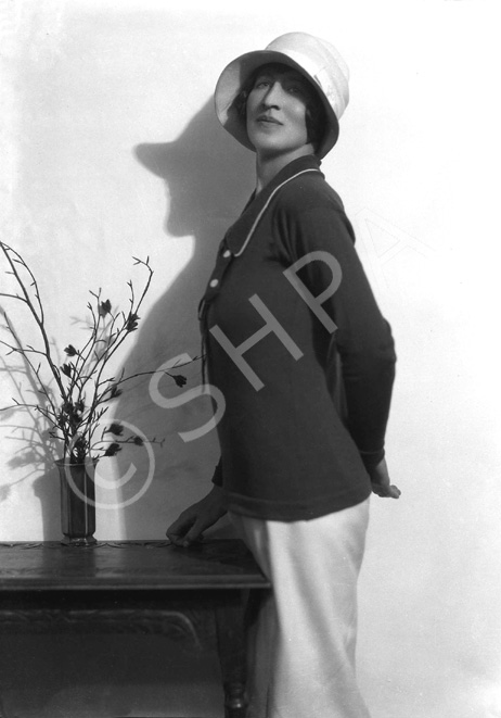 Mrs Reid, Seacraif, Nairn November 1927.    .....