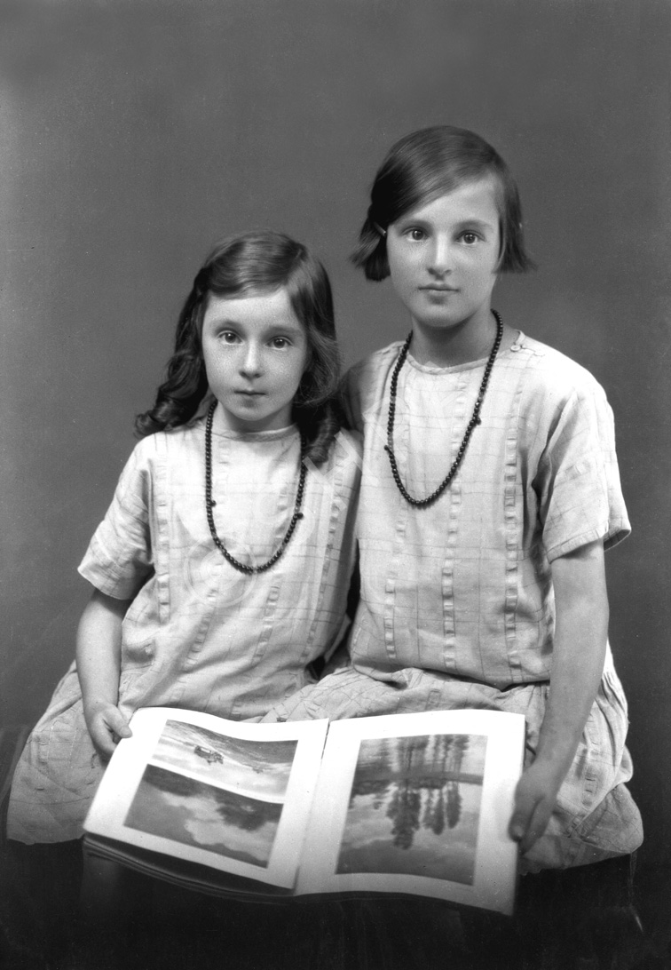 Two girls.#