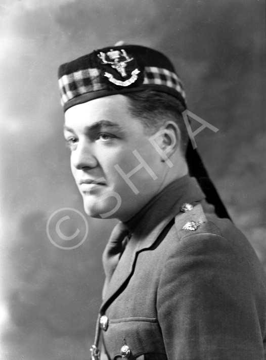 Lt Murray Grant, Seaforth Highlanders. See also ref nos: 42529 and 42852. .....