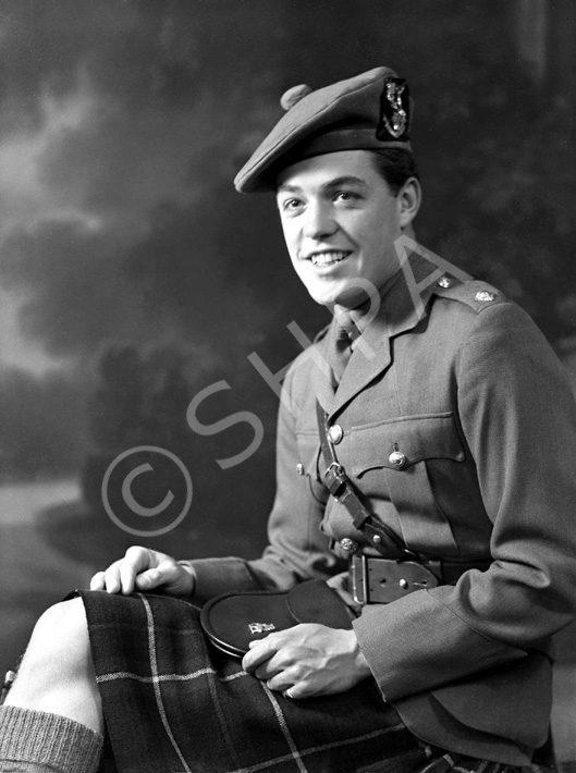 Lt Murray Grant, Seaforth Highlanders. See also ref nos: 42529 and 42852. 
