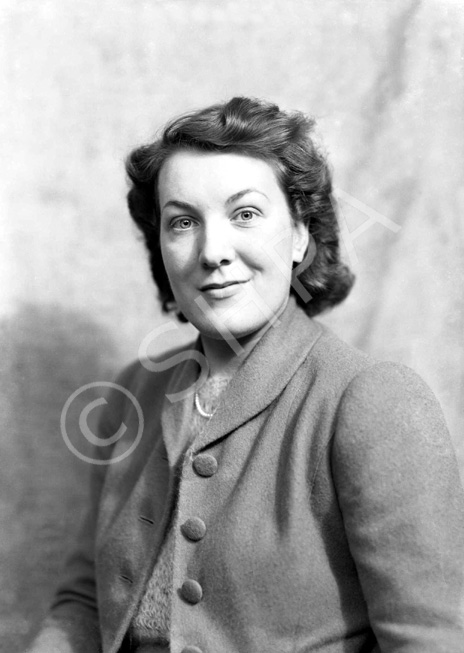 Mrs Ian Mackenzie, Alderbrae, Tain. 