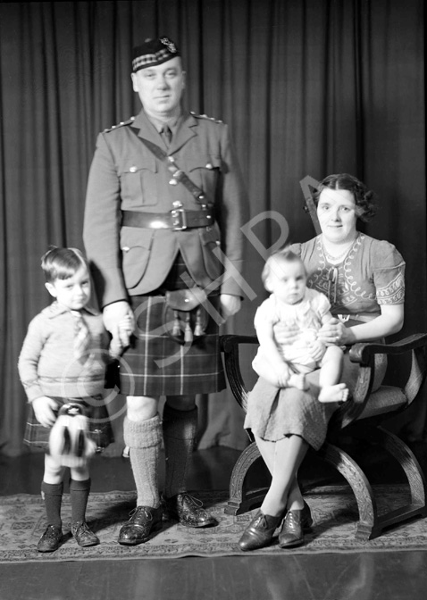 Captain MacMillan and family, Craigton Avenue, Seaforth Highlanders.