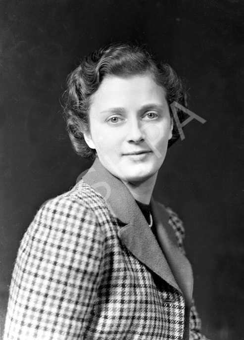 Mrs Simon Graham. 