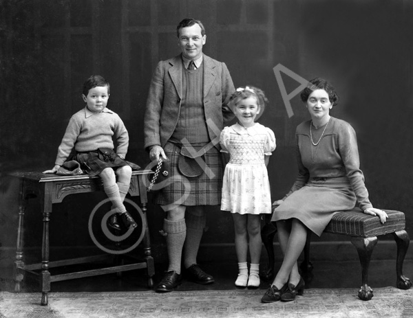 Mr Smith Laing, family group. September 1946. 