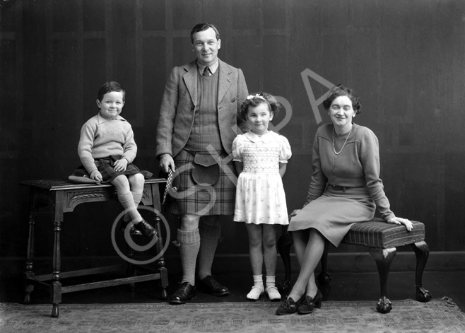 Mr Smith Laing, family group. September 1946. 
